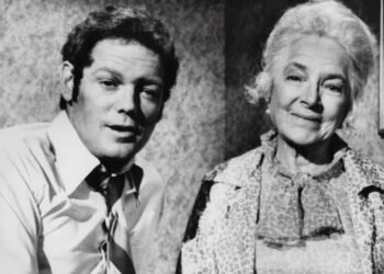 Helen Beth Duntz: A Life of Quiet Influence and Public Presence