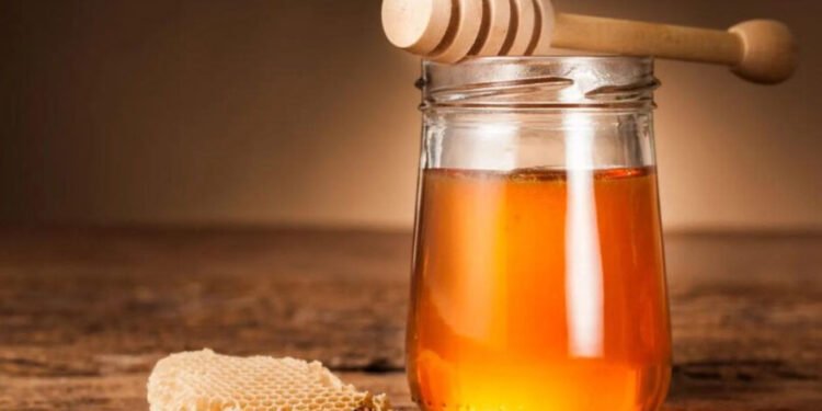 Mielado: What is it and What Makes it Different from Honey?