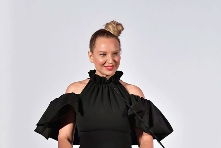 Unveiling Sia Furler’s Net Worth: How Much is She Worth?