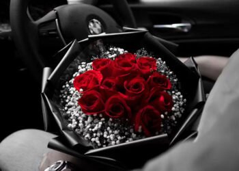 10 Romantic Anniversary Flowers to Express Your Love