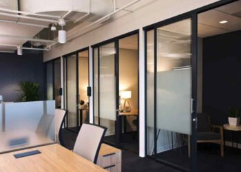 Maximizing Space and Privacy with Cubicle Sliding Door